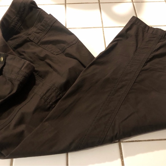 Capris with pockets in dark brown - Picture 2 of 10